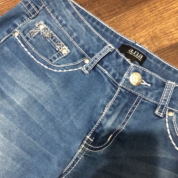 A.n.a A New Approach blue Jean shorts - Picture 3 of 10